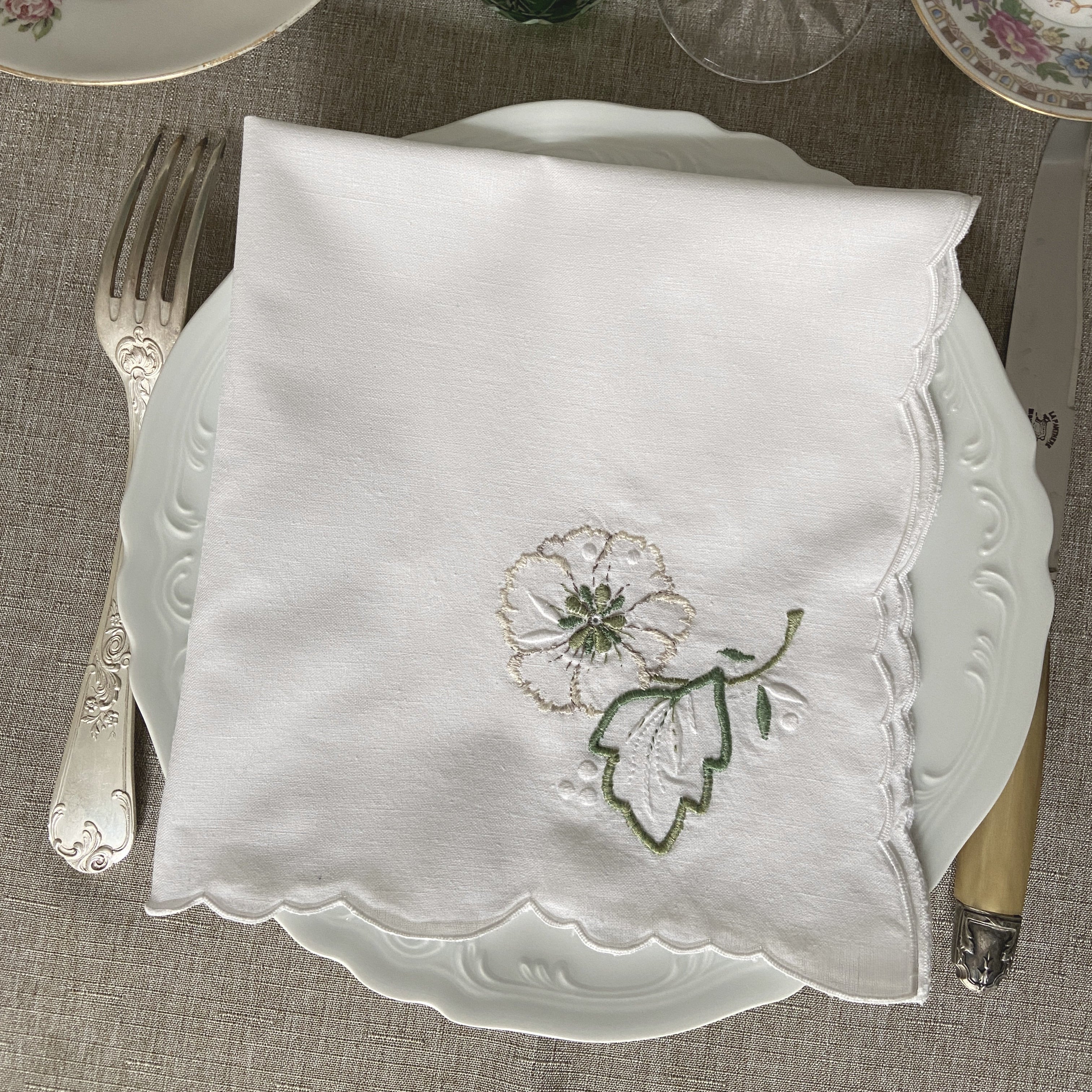 4 Serviettes "Roses Mikado"