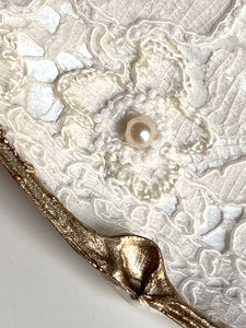 Coquillages brodés "dentelle perlée“