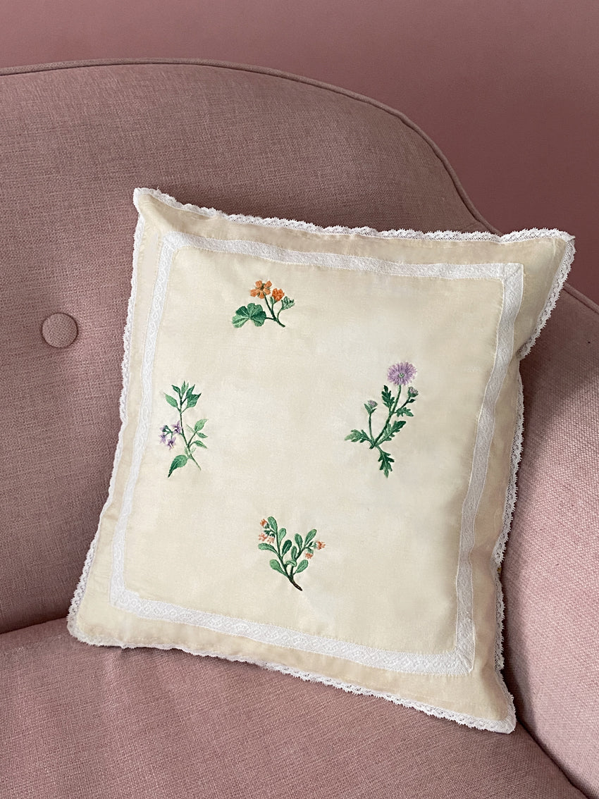 Coussin fleuri