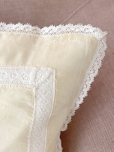 Coussin fleuri
