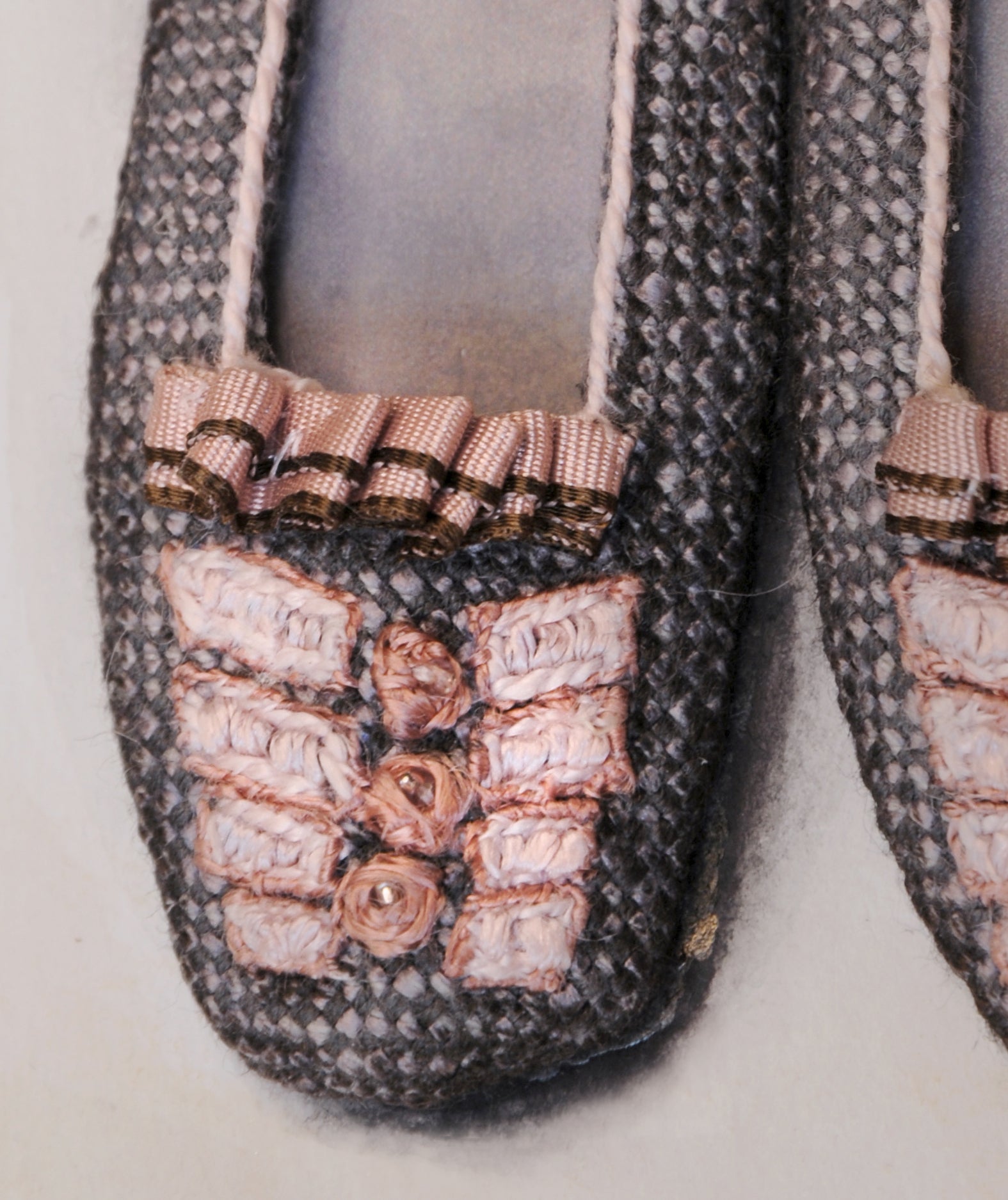 Tableau "Chaussons petites roses"