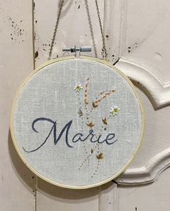 「ファーストネーム」刺繍フープ（ラージモデル） 