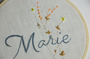 「ファーストネーム」刺繍フープ（ラージモデル） 